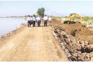 ကျောက်ဆည်ကန် ပြန်လည်ပြုပြင်ခြင်းလုပ်ငန်းနှင့် လတ်တလောစိုက်ပျိုးရေပေးဝေရေး ကွင်းဆင်းဆောင်ရွက်